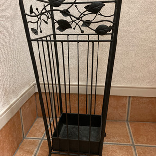 【お譲り先決まりました】ニトリ　傘立て　アンティーク　リーヴス