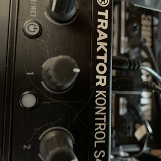NATIVE INSTRUMENTS TRAKTOR KONTROL S4の画像