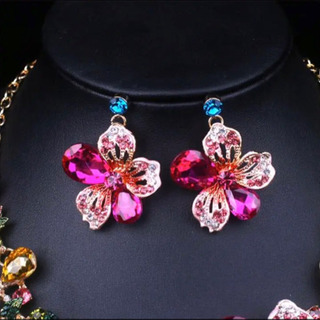 結婚式　演奏会　ネックレス　ピアス　セット　ウェディング　華やかの画像