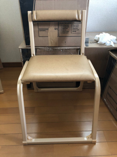 イス　三脚