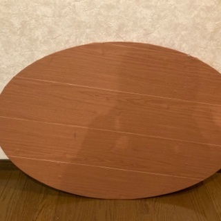 楕円折り畳み式テーブルの画像