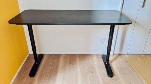 IKEA デスク 黒 140x60cm 11/11まで