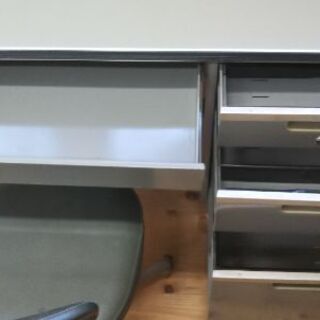オフィス家具  机と椅子