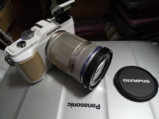 【完売御礼 良品】OLYMPUSミラーレス一眼PL2 40-150mm望遠レンズ付き