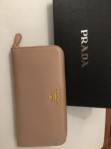 【新品未使用】プラダ　長財布　ラウンドファスナー　大人気色　CIPRIA