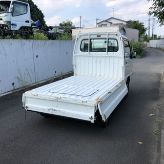 全込乗出し価格！  車検付Ｒ4年10月  H10年 サンバートラック 走行132000キロ エアコン 4WD タイベル交換済み 軽トラの画像