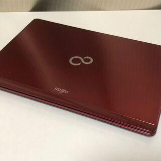 【11/3までに受け渡しできる方表示金額より1,000円割引】【おしゃれなガーネットレッドのFujitsu製小型ノートPC】【Core i3第二世代・webカメラ搭載】Core i3 2350M メモリ4GB HDD500GB DVDスーパーマルチ WiFi搭載 Win10 Homeの画像