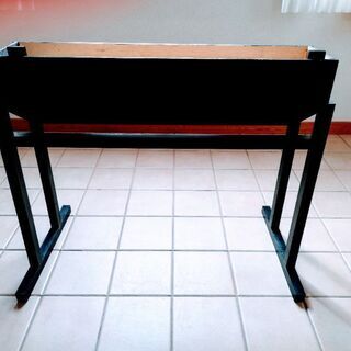 手作り木製キーボードスタンド
