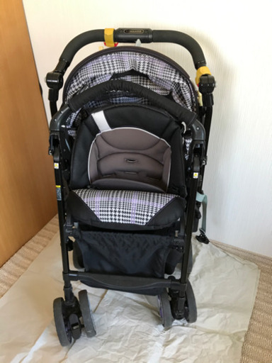 値下げします　コンビ　定価44,000円　ベビーカー　ディアクラッセ オート4キャス yb-500