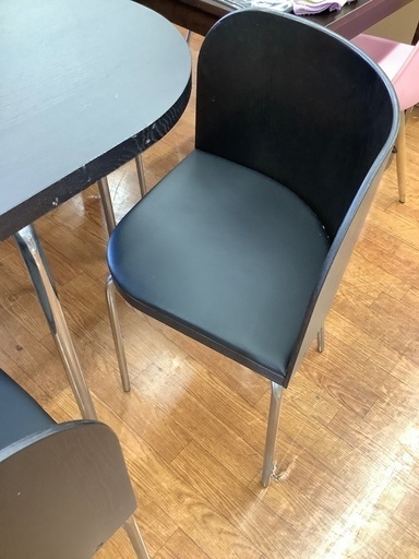 IKEAダイニング５点セットのご紹介です。