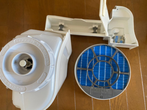 シャープ SHARP KC-E70-W [高濃度プラズマクラスター7000 加湿空気清浄機（加湿17畳まで 空清31畳まで） ホワイト