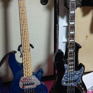 ベースを募集中の方いませんかー？？