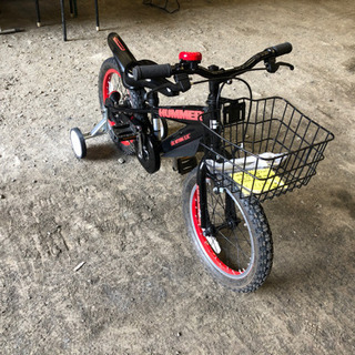 幼児車　HUMMER 16インチ 14,300円（税込）