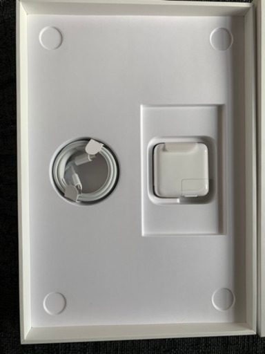 【美品・格安】APPLEMacBookAirRetinaディスプレイ13.3MVFJ2J/A