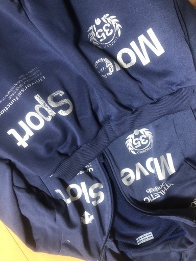 move sport ジャージ