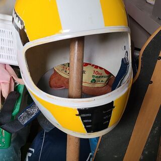 ヘルメットがわだけ、あげます　ぼうたいのサイズは　Ｍサイズ　57.58Ｃｍでした。の画像