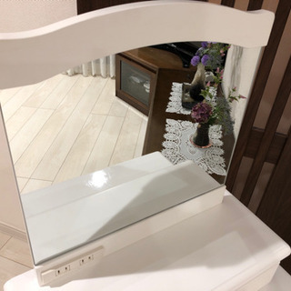 東京インテリア⭐︎ドレッサー椅子セット⭐︎格安⭐︎コンセント付きの画像
