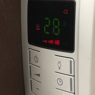 【店頭お渡し】デロンギ　オイルヒーター　デジタルモデル　KHD410812-LG　1200Wの画像