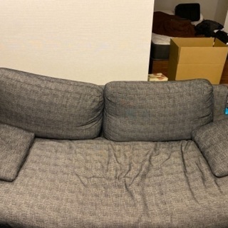 無料でお譲りします！大きめのソファ