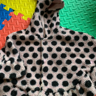 子ども服　コート　ジャンパー　公園　保育園サイズ70-90
