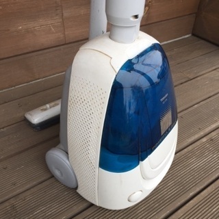 TOSHIBA水色の掃除機