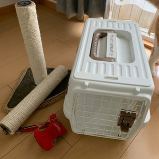 「10/20前引取」猫小型犬用ペットキャリアケージ/アイリスオーヤマ 猫のスクラッチボードの画像