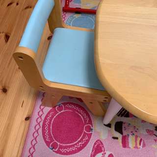 キッズテーブル　椅子付きの画像