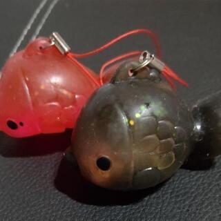 銀魚のストラップとミッキーセットバッチ。。