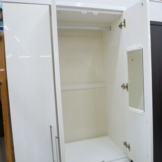 ワードローブ 幅88×奥行56.5×高さ200㎝ エナメル調 衣類収納