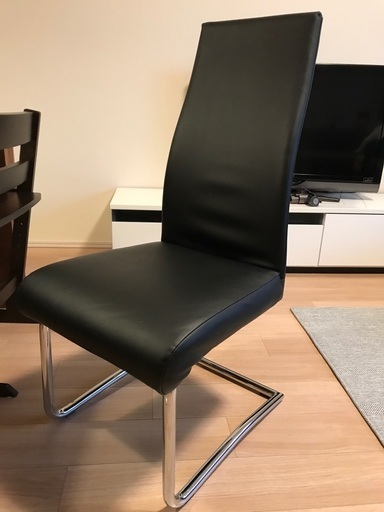 美品！シックなダイニングチェア