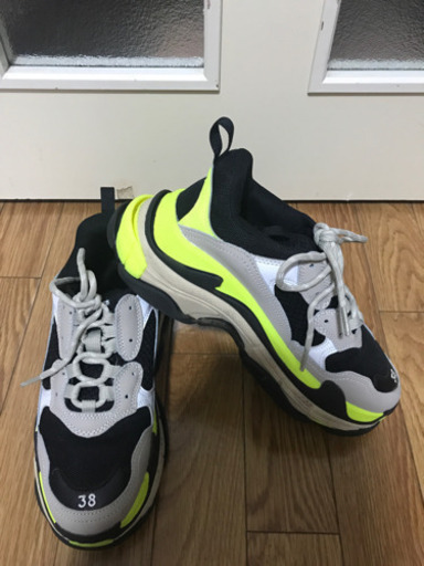 可愛いbalenciagaスニーカー 10,874円