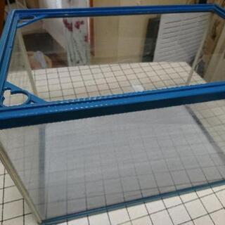 虫カゴ・飼育ケース3個&浴び砂の画像