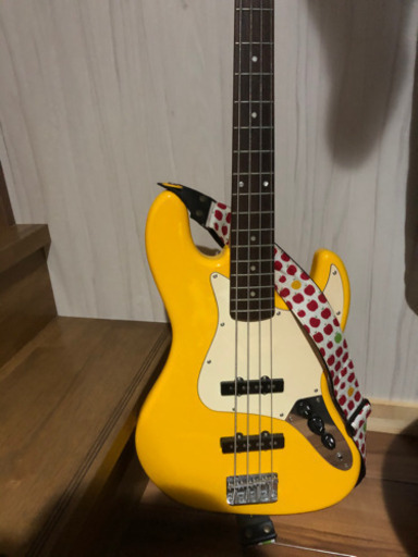 エレキベース　squier 　jazz bass ジャズべース