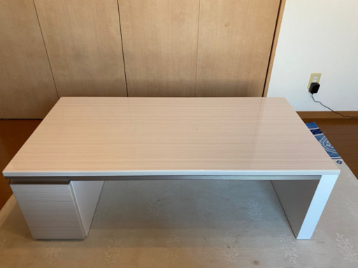 リビングテーブル