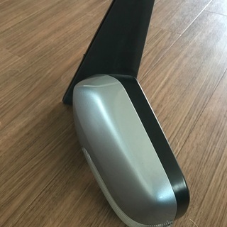 ダイハツタント左ミラーの画像