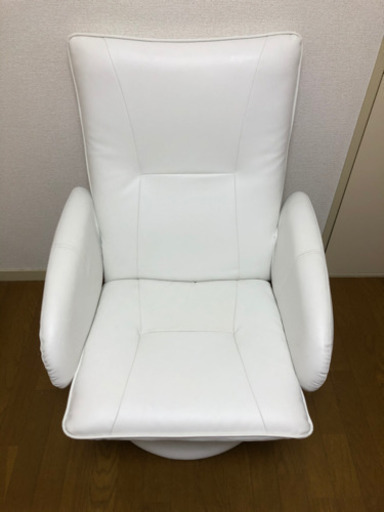 ホワイトチェア　オットマン付