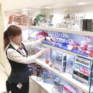 ネイル・マツエクＯＫ！パチンコホールのアルバイトスタッフの画像