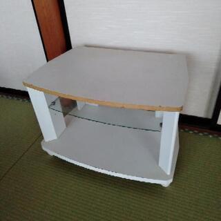 白いテレビ台