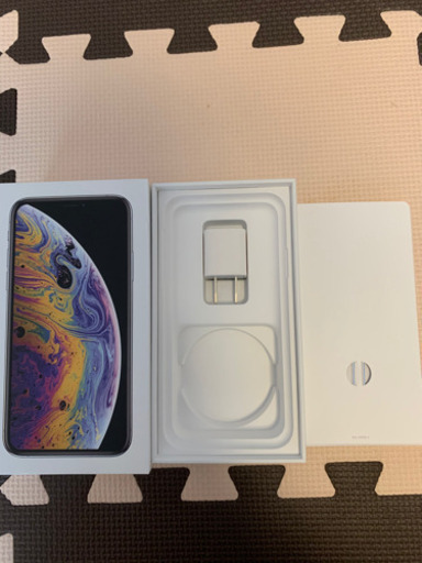 iPhone xs 64GB 中古品　ドコモsim simフリー対応します
