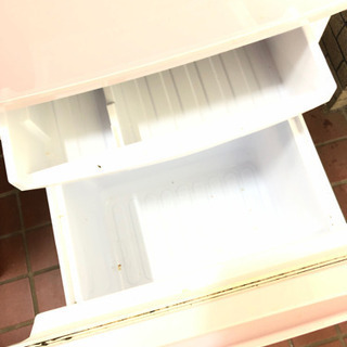 10-303  冷蔵庫　SHARP  SJ-14E1-SP   ピンク　2014年製の画像