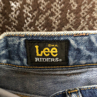 Leeのデニムパンツあげます