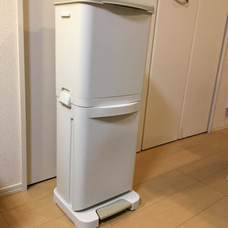 ペダル式ゴミ箱（美品）