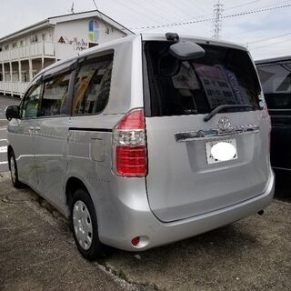 トヨタ ノア YY DBA-ZRR70G 車検令和４年１月の画像