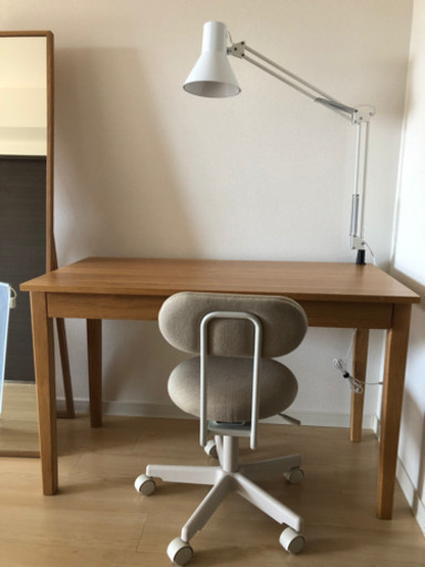 無印良品　無垢材デスク　チェア　山田照明