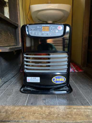 可愛らし灯油ストーブ