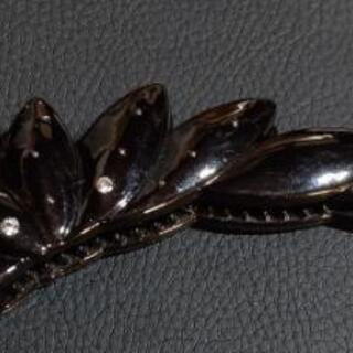 ブレスレット。髪どめもセット。の画像