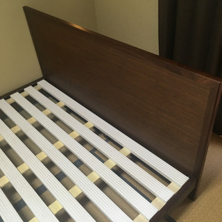 【価格交渉ok】クイーンサイズベッド(スランバーランド、マットレス付き)の画像
