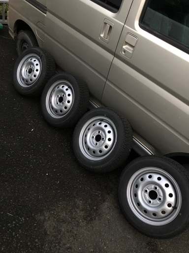 スタッドレスタイヤ　と　ホイルセットで