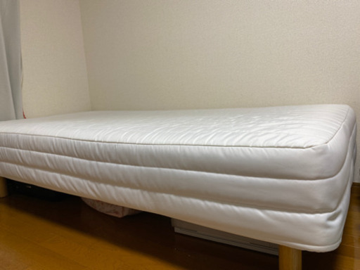 無印の足つきマットレス