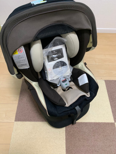 エールべべ　チャイルドシート